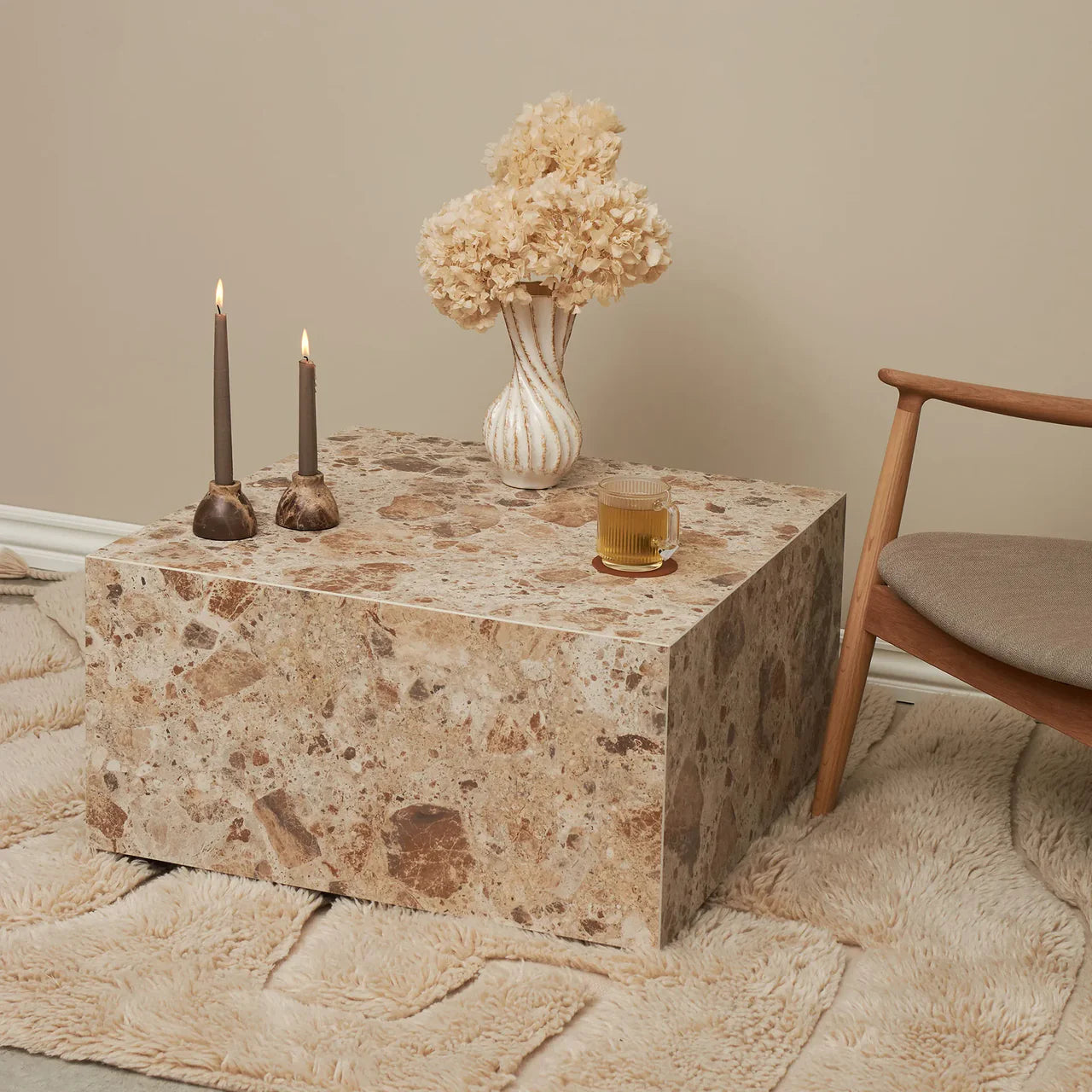 Montes Sofatisch 70 x 70